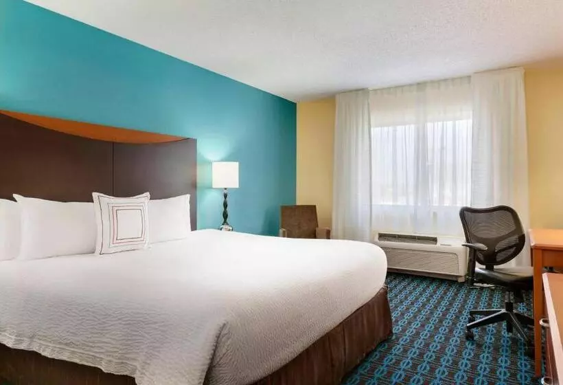 身障者適用キングサイズベッドルーム, Fairfield Inn & Suites By Marriott Toledo Maumee