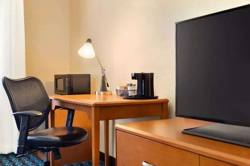 キングサイズベッドのスタンダードルーム, Fairfield Inn & Suites By Marriott Toledo Maumee