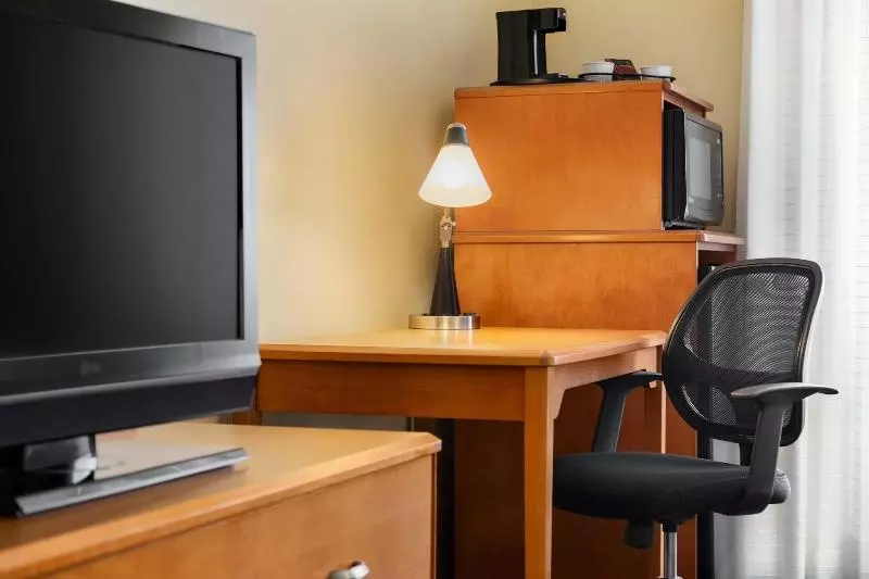 キングサイズベッドのスタンダードルーム, Fairfield Inn & Suites By Marriott Toledo Maumee