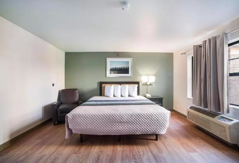 استودیوی استاندارد, Hometowne Studios By Red Roof St. Louis   Airport/n Lindbergh