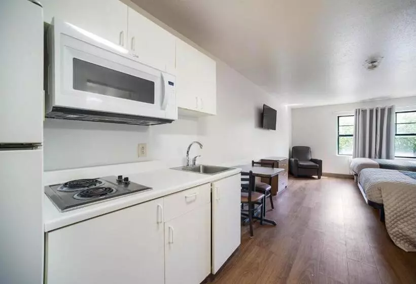 استودیوی استاندارد, Hometowne Studios By Red Roof St. Louis   Airport/n Lindbergh