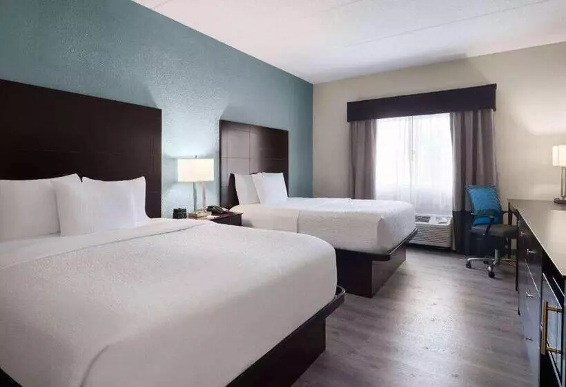 身障者適用クイーンサイズベッドルーム, La Quinta By Wyndham Knoxville Airport