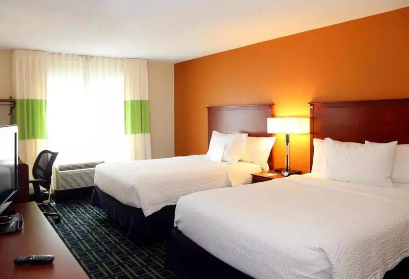 ２ダブルベッドのスタンダードルーム, Quality Inn Cranberry Township