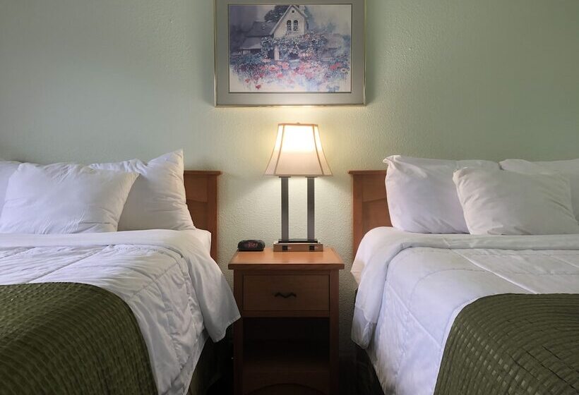 غرفه قياسيه سريرين مزدوجين, Travelodge By Wyndham Seattle North Of Downtown