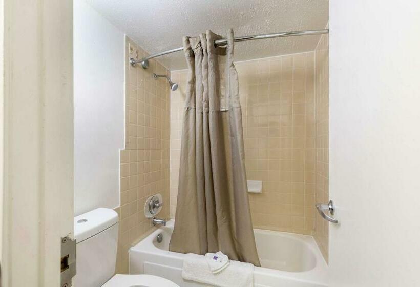 Номер Deluxe Кровать Кинг, Motel 6 Houston, Tx  East
