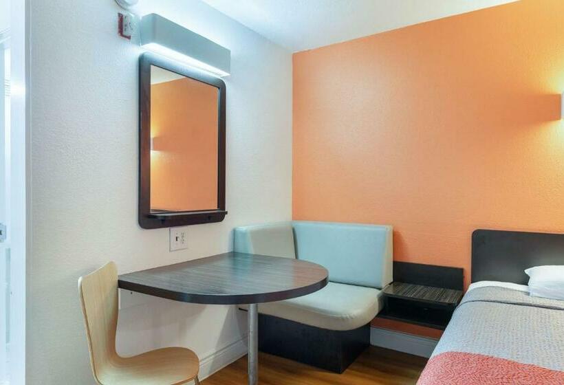 Номер Deluxe, Motel 6 Houston, Tx  East