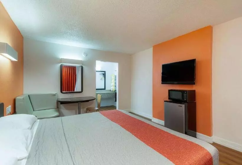 身障者適用キングサイズベッドルーム, Motel 6 Houston, Tx  East