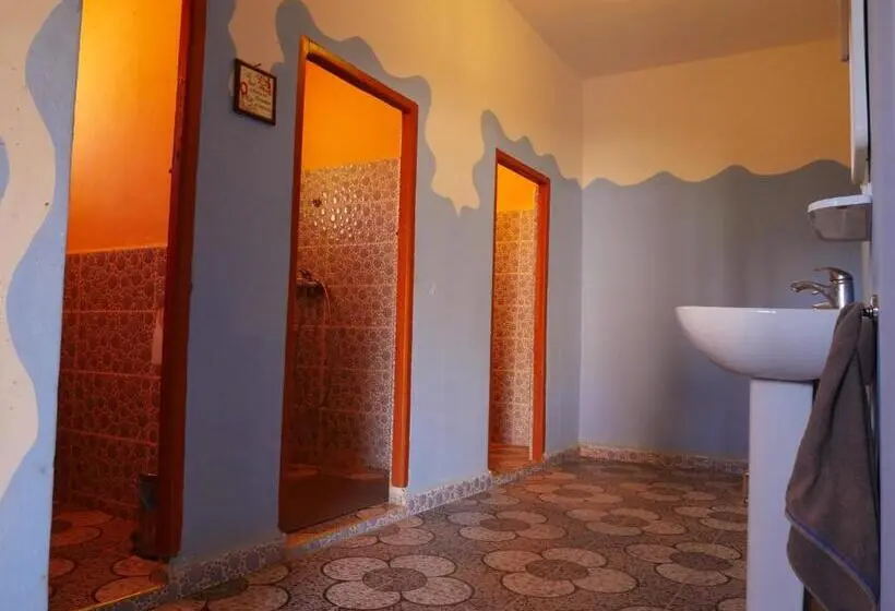 浴室共有スタンダード４人用ルーム, Auberge Hostel Traditionnel