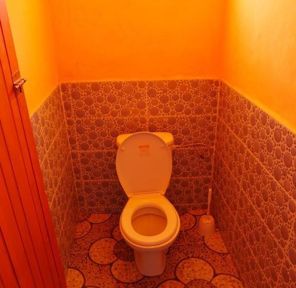 Номер Стандарт Четырехместный Совместный Санузел, Auberge Hostel Traditionnel