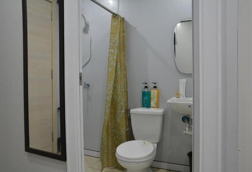 اتاق استاندارد چهار تخته, Cargotel Travel Inn