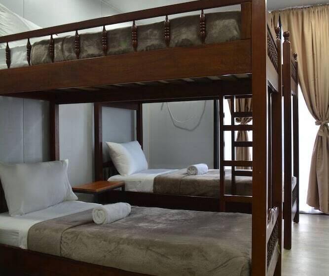 اتاق استاندارد چهار تخته, Cargotel Travel Inn