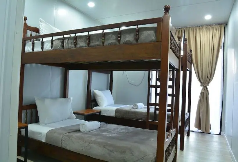 اتاق استاندارد چهار تخته, Cargotel Travel Inn