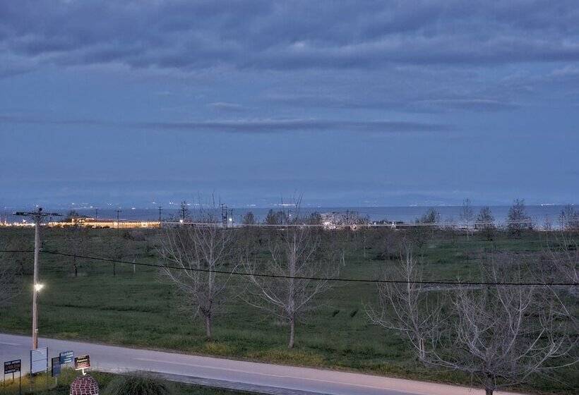 חדר דלוקס, Peloton Inn