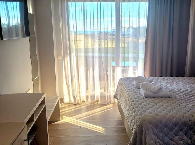 חדר דלוקס, Peloton Inn