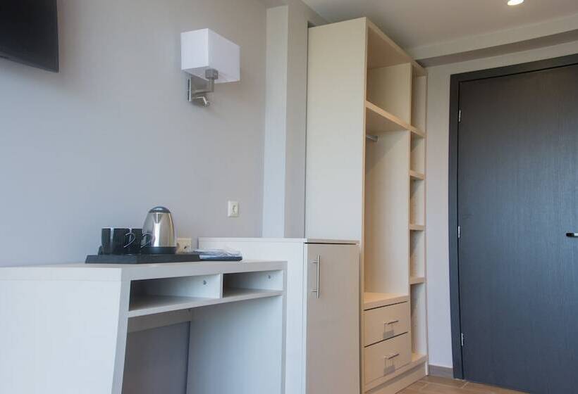 חדר דלוקס, Peloton Inn