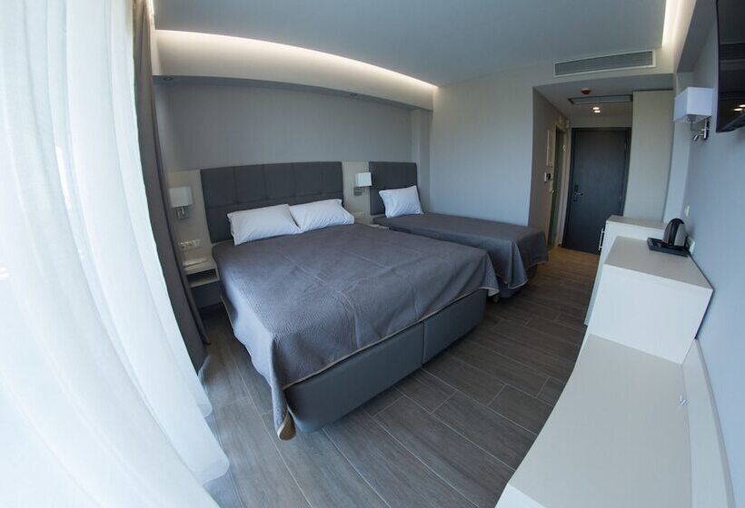 חדר דלוקס לשלושה, Peloton Inn