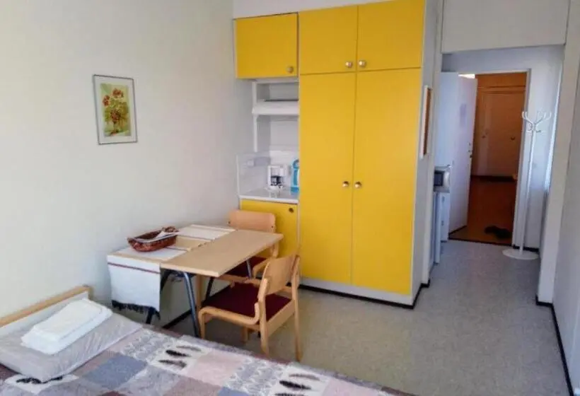 スタンダードスタジオ, Hostel Vanha Koulu