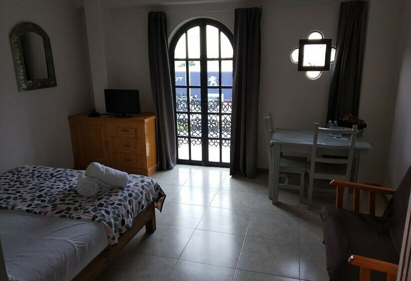 اتاق استاندارد با 2 تخت دوبل, Suites Sevilla