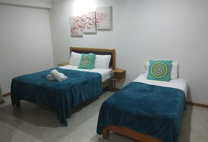 اتاق استاندارد با 2 تخت دوبل, Suites Sevilla