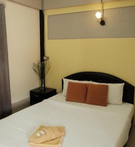 اتاق خانوادگی, Puangpech