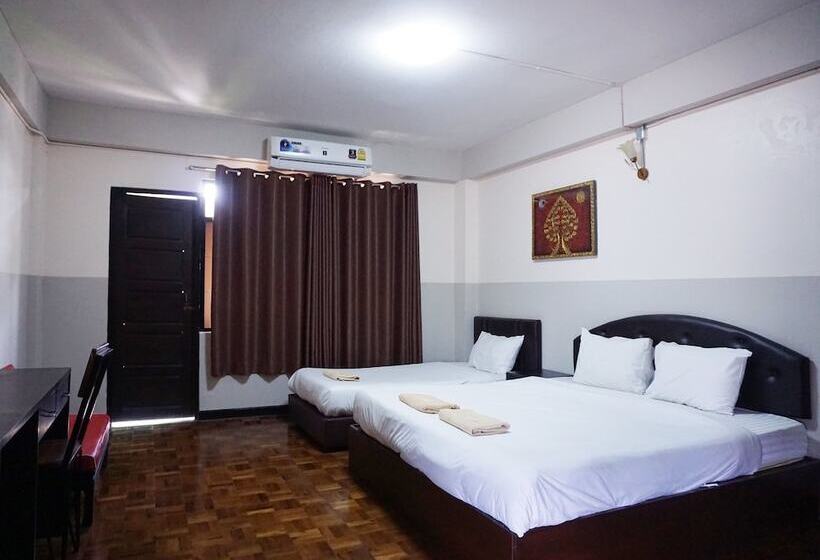 اتاق استاندارد سه نفره, Puangpech