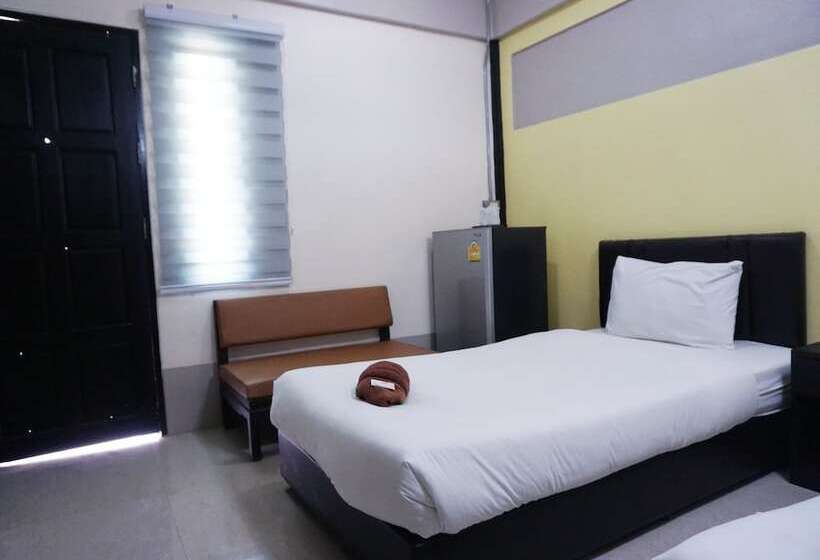 اتاق خانوادگی, Puangpech