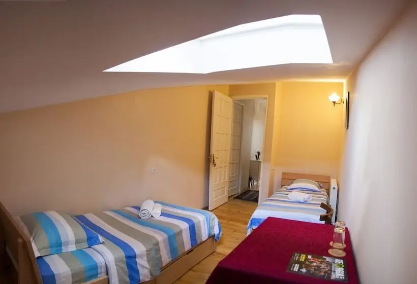 اتاق استاندارد با سرویس بهداشتی مشترک, Guest House Lile