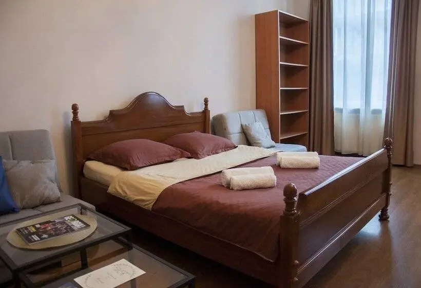 اتاق خانوادگی با سرویس بهداشتی مشترک, Guest House Lile
