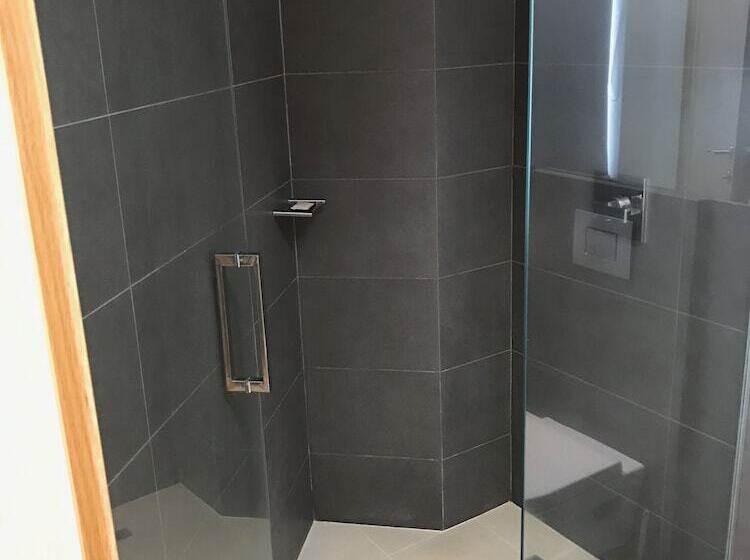 اتاق استاندارد, Rek Inn