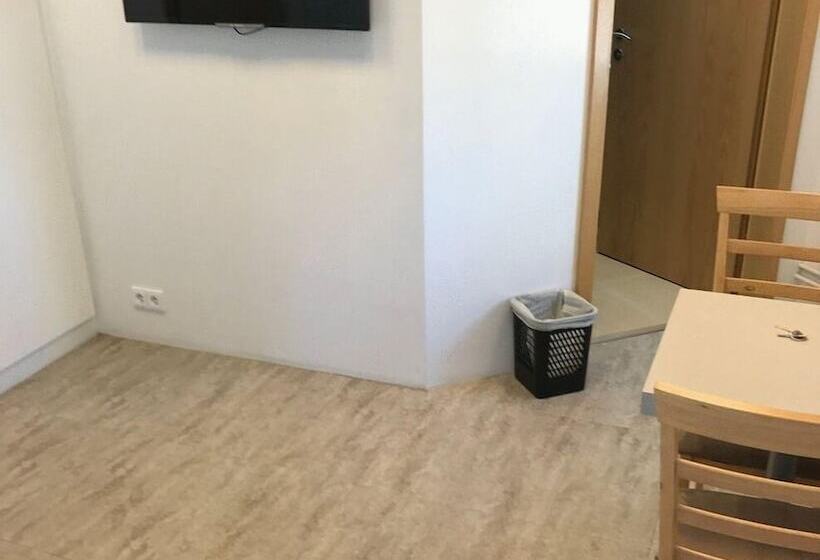 Standard Room, Rek Inn