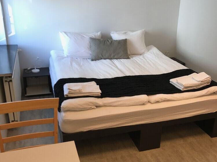 اتاق استاندارد, Rek Inn