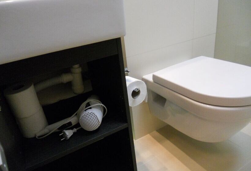 اتاق استاندارد, Rek Inn