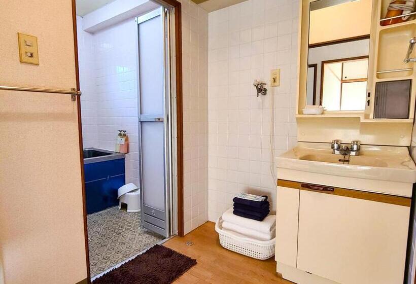 غرفة عائلية, Weekly Hotel Kokura