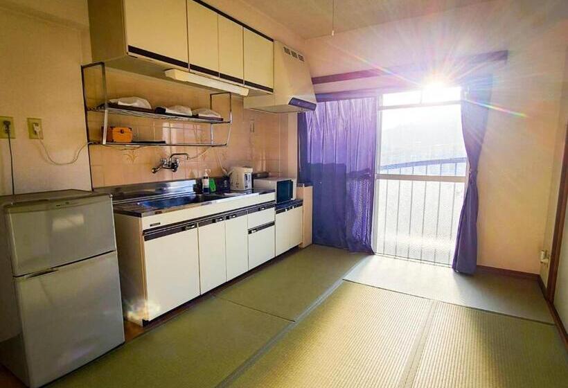 غرفة عائلية, Weekly Hotel Kokura