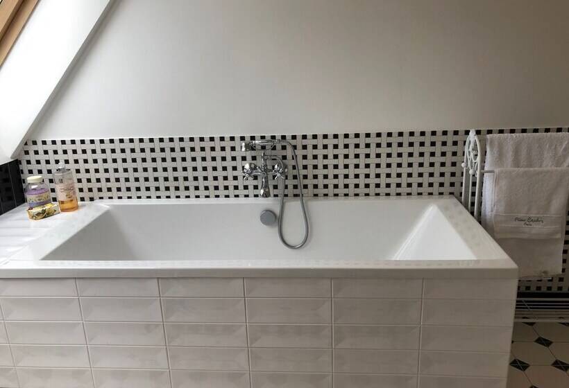 غرفة دور أخير, Cocorico Bed And Breakfast Old Town Szczecin Adults Only