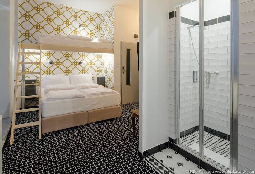 غرفة قياسية ثلاثية, Cocorico Bed And Breakfast Old Town Szczecin Adults Only