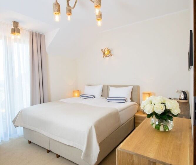 חדר אקונומי, Szlak Bursztynowy