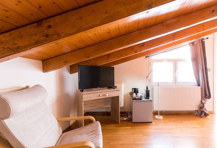 Номер Стандарт, Moraitis Mansion