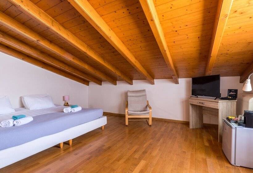 Номер Стандарт, Moraitis Mansion