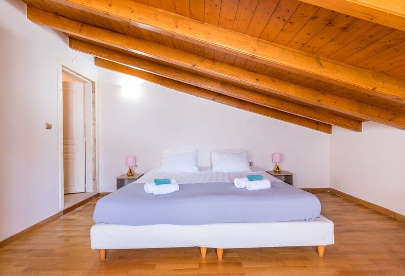 Номер Стандарт, Moraitis Mansion