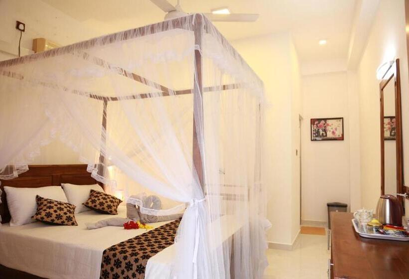 Deluxe Room, New Planet Guest