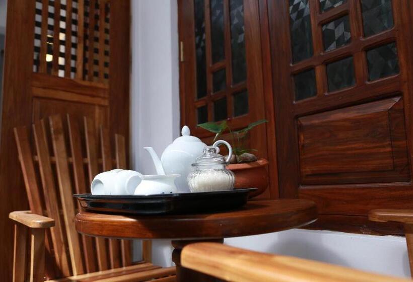 Deluxe Family Room, New Planet Guest