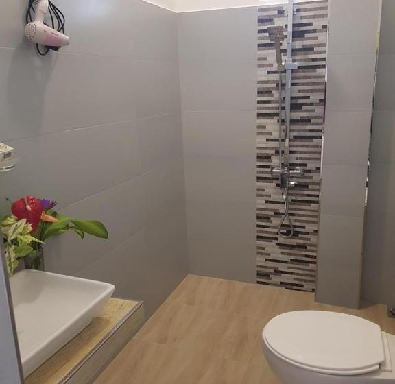 Family Room, New Planet Guest