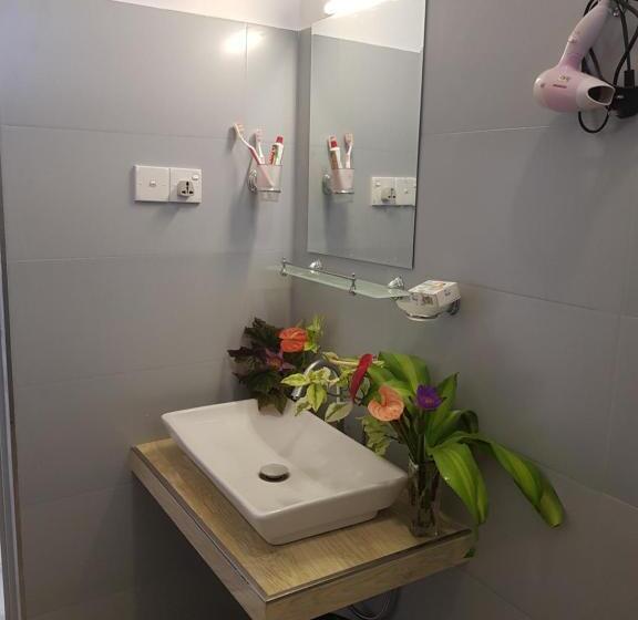 Family Room, New Planet Guest