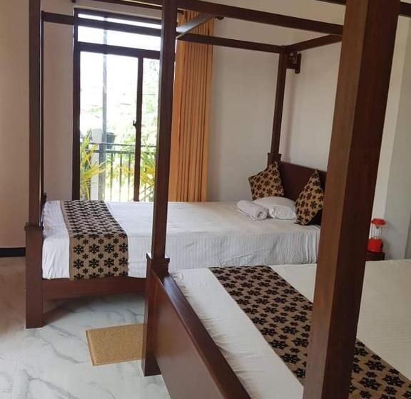 Family Room, New Planet Guest