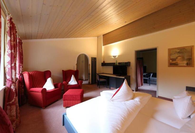 Полулюкс Вид на Горы, Lamark