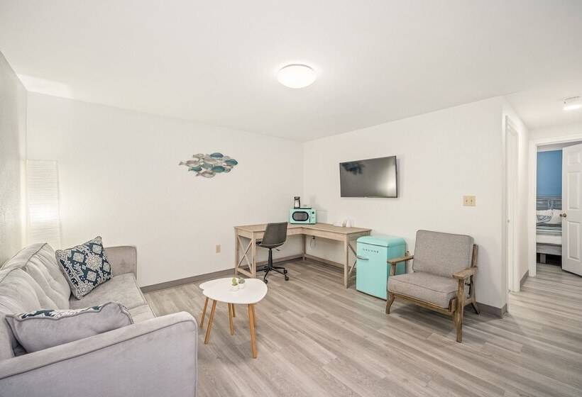 جناح, Founder's Brook Motel And Suites