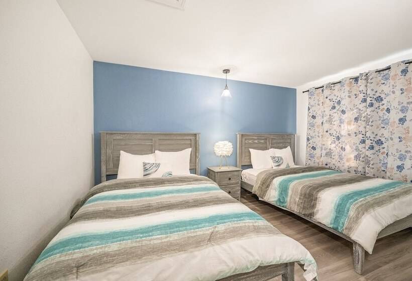 جناح, Founder's Brook Motel And Suites