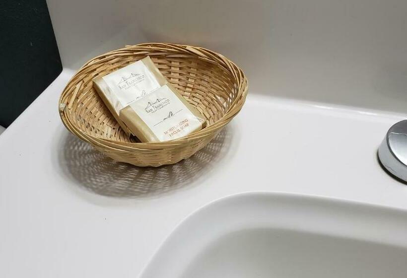 חדר סטנדרט, Grand Motel