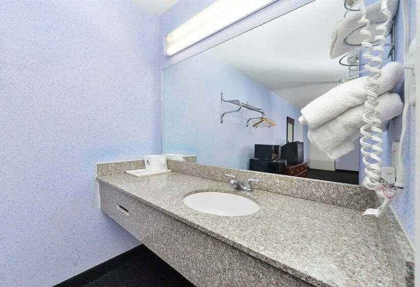 带2个双人床的标准工作室, Americas Best Value Inn & Suites Knoxville North